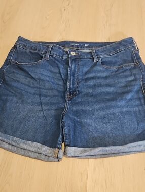 Old Navy Women's Blue Denim Roll-Cuff Jean Shorts